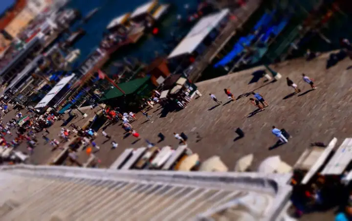 Aparat Hassa? Odkryj Tilt-Shift: Efekt miniatury i proste budynki